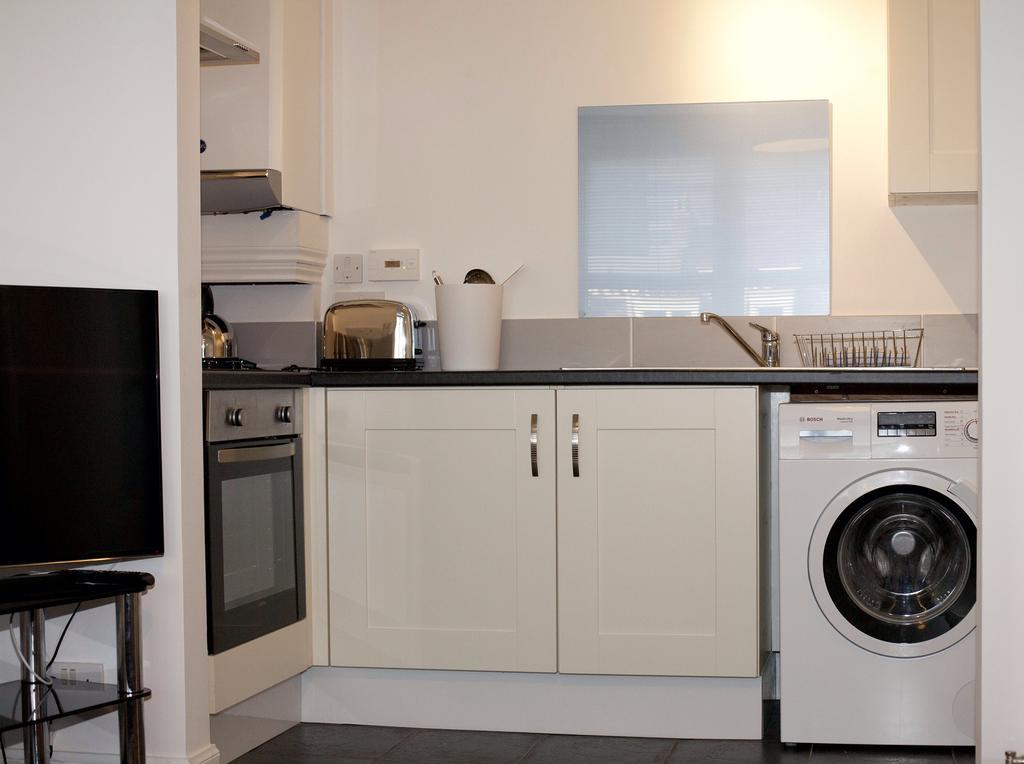 Aberdeen Serviced Apartments: Charlotte Street Room photo
