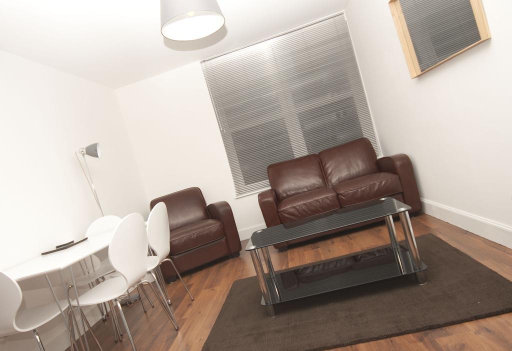 Aberdeen Serviced Apartments: Charlotte Street Room photo